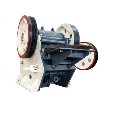 Mobile Small  Jaw Crusher Machine 100 200 Tph With 600mm Feed Size